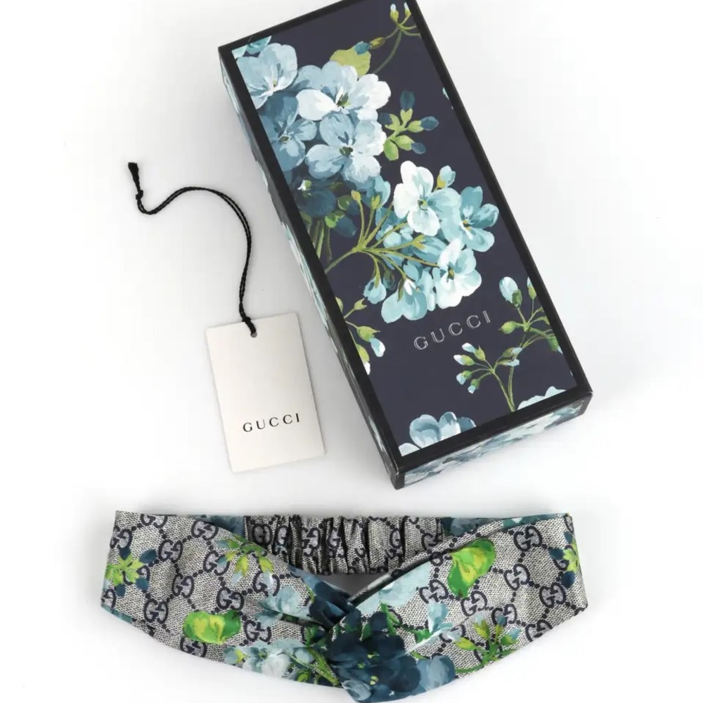 GUCCI “Blooms” Blue Gray GG Monogram Floral Knotted Silk Headband NWT - Picture 4 of 7